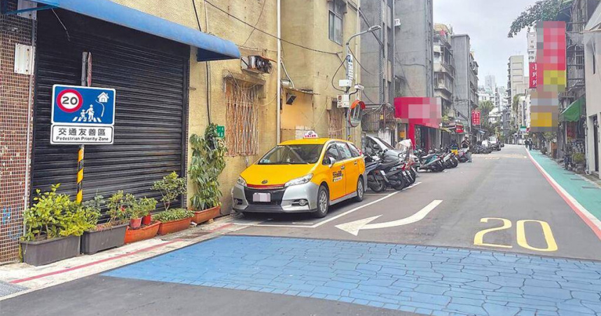 北市議員陳宥丞指出，馬路標線應該讓全體市民都看得懂，而不是變成「馬路畢卡索」。（圖／報系資料照）