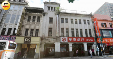 華南銀行不服城內分行被登錄為歷史建築提出行政訴訟，成功於10月29日獲得北高行的支持戰勝文化局。（圖／方萬民攝）