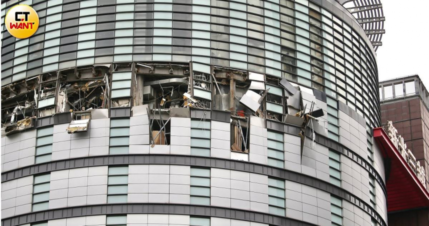 台中新光三越今年2月發生氣爆案。（圖／黃耀徵攝）