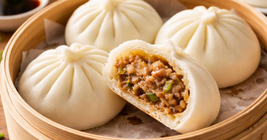包子也可以用微波爐加熱。（圖／AI示意圖）