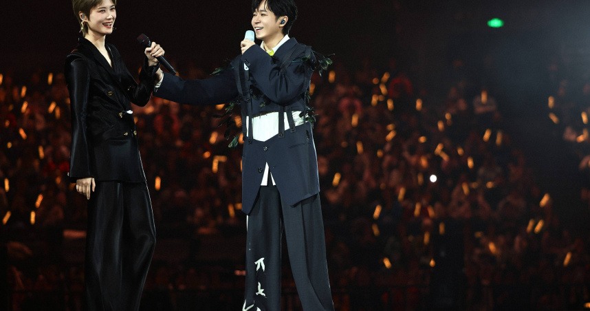 吳青峰擔任李宇春演唱會嘉賓。（圖／哈里坤的狂歡提供）