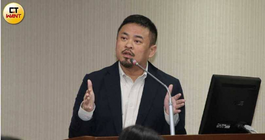 勞動部長洪申翰。（圖／黃鵬杰攝）