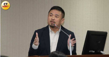 勞動部長洪申翰。（圖／黃鵬杰攝）