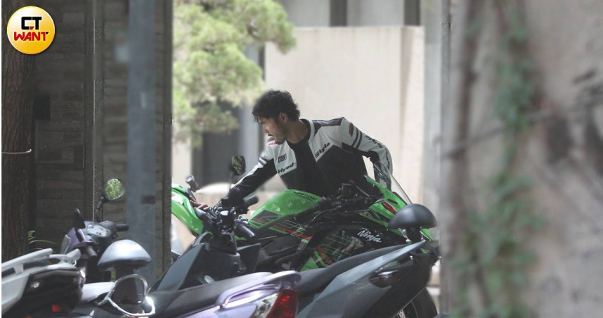 黃金單身漢2／換車像換衣服　阮經天開「神級夢幻限量車」911 Speedster有錢不一定能買到