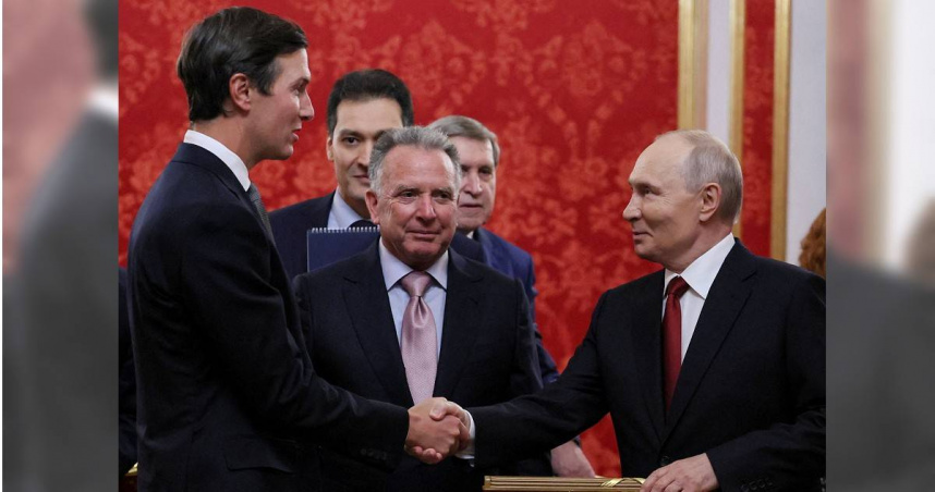 美特使魏科夫（Steve Witkoff）與庫許納（Jared Kushner）在莫斯科與俄羅斯總統普丁（Vladimir Putin）密談超過3小時。（圖／達志／路透社）