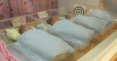 滿月宴「餵孫喝酒」嬰暴斃 媳怒甩公公耳光