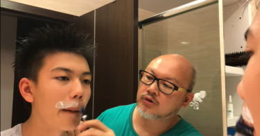 教14歲兒刮鬍子 劉亮佐拍紀錄片藏洋蔥