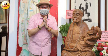 許效舜宣布退出基隆市長選舉 好心肝志工澎恰恰曝尚未預約疫苗