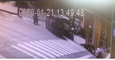 嘉義警方開6槍圍捕!通緝毒犯駕車逃逸 女警遭衝撞送醫