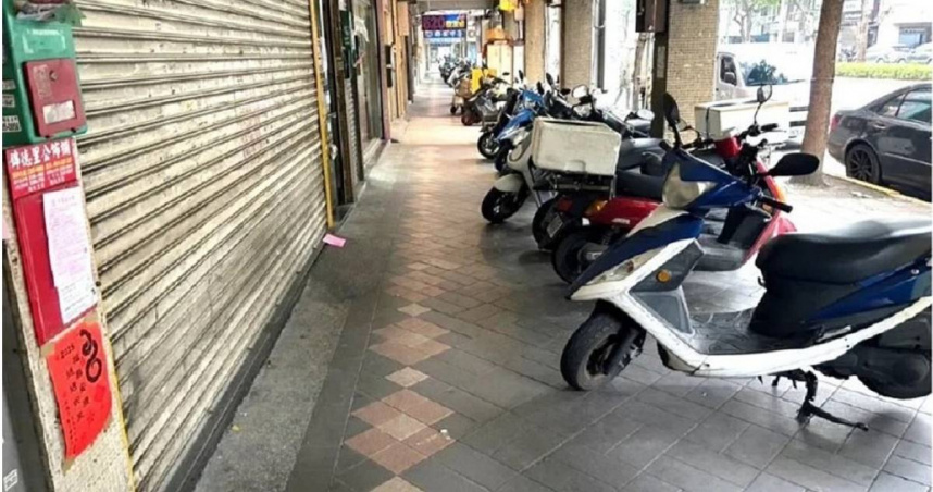 台北市萬華區7位里長建請台北市比照新北市，讓較寬闊的騎樓合法停放機車不被開單，避免民怨。（圖／北市民政局提供）