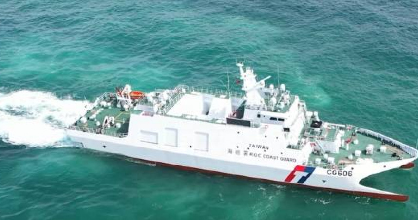 基隆漁船釣魚台火災1名船員失蹤。（圖／翻攝畫面）