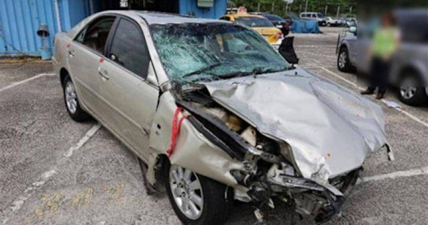 余姓老翁駕車因不明原因暴衝，釀3死12傷的慘劇。（圖／運安會提供）