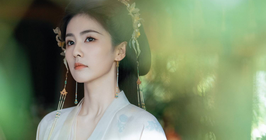 白鹿飾四靈仙尊花如月及李青月。（圖／iQIYI愛奇藝國際版）