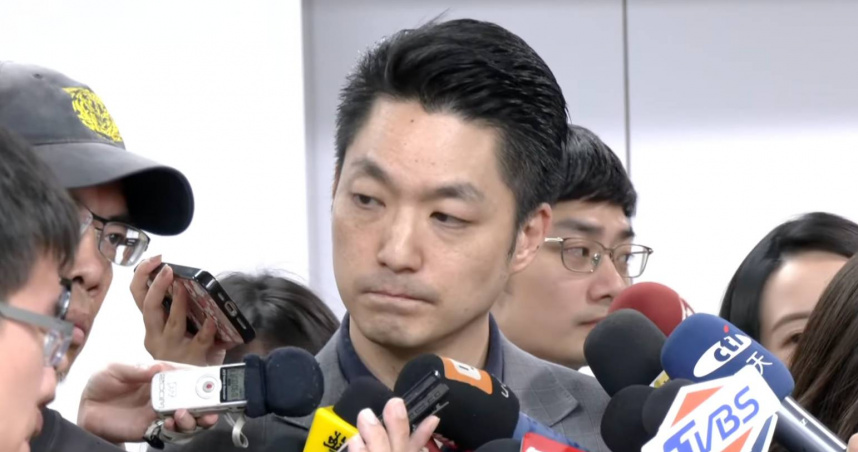 蔣萬安表示,中央認為財劃法三讀通過排擠預算,所以砍了地方補助款,又提釋憲認為財劃法違憲,「這不是前後矛盾、邏輯錯亂,話都你在講、刀都你在砍,卻都砍向辛苦的老百姓」。(圖/截自中時新聞網直播)