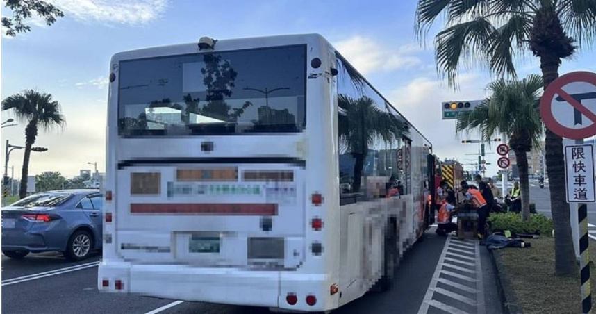 本月25日清晨，高雄市一名56歲陳姓公車司機被發現昏迷車內，送醫後宣告不治。（圖／翻攝畫面）