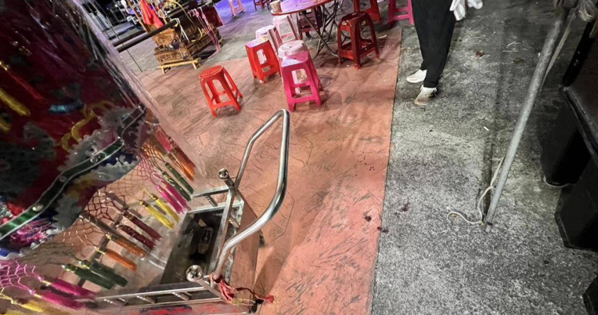 高雄大寮區某宮廟4日晚間傳出有男子遭剪刀刺傷，送醫後宣告不治。 （圖／翻攝畫面）