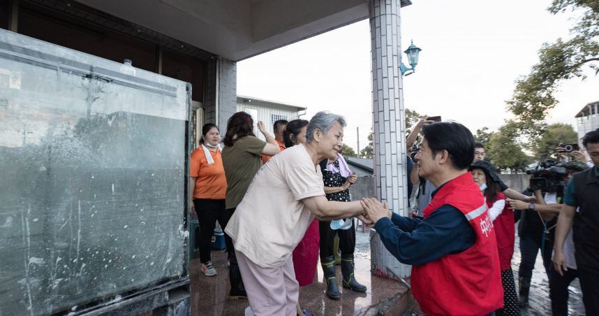 政府宣布設置「一站式服務平台」，協助受災民眾自10月7日起申請各項補助與修繕經費。（圖／總統府）