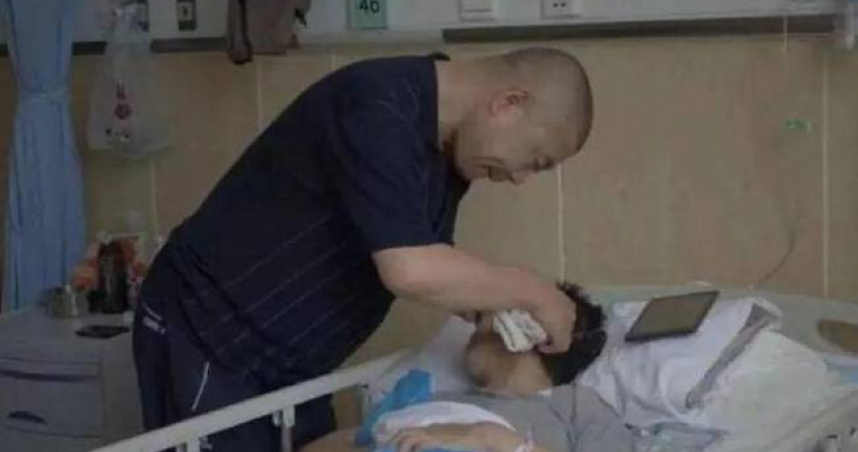 癡情男不捨妻癌逝，「冷凍遺體」盼復活。（圖／翻攝自微博）