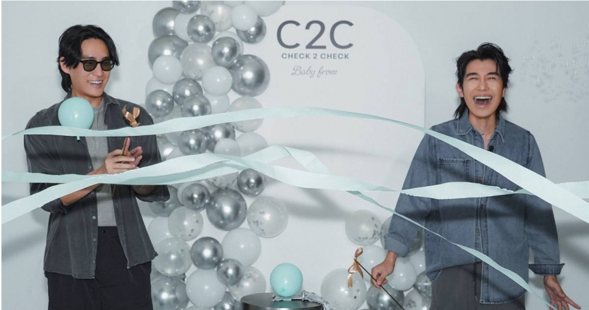 森田（右）和陳雋希一起為品牌新產品雨衣舉辦別開生面的「性別揭曉派對」。（圖／快電商提供）