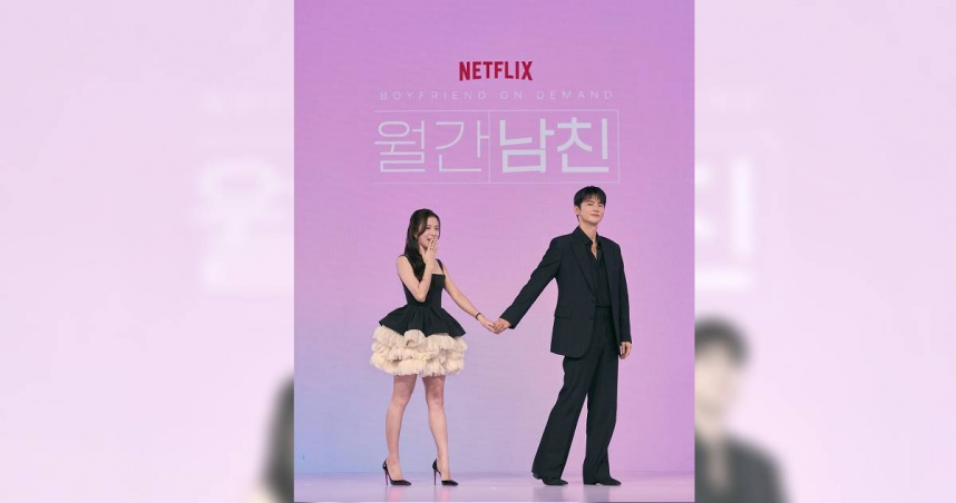 Jisoo（左）與徐仁國在劇中從針鋒相對的同事升格戀人。（圖／Netflix提供）