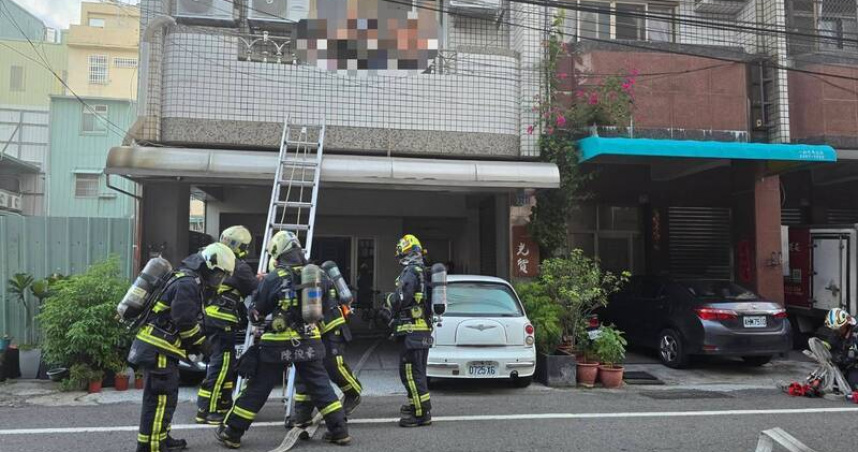 大里透天厝清晨惡火！一家5口受困陽台驚險獲救　3人嗆傷送醫