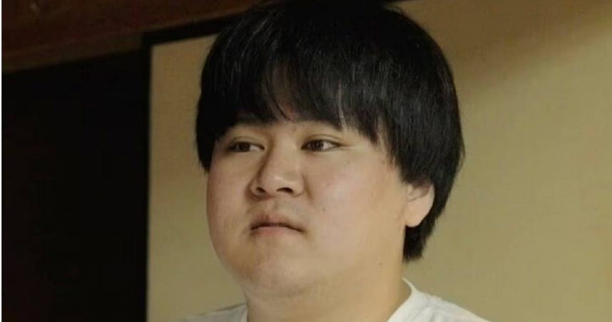22歲男「小二尿褲子被笑」留陰影　13年不出門靠母養認：我很愧疚