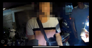 忘記扣安全帽遭警攔查 車廂查獲炸藥及引信