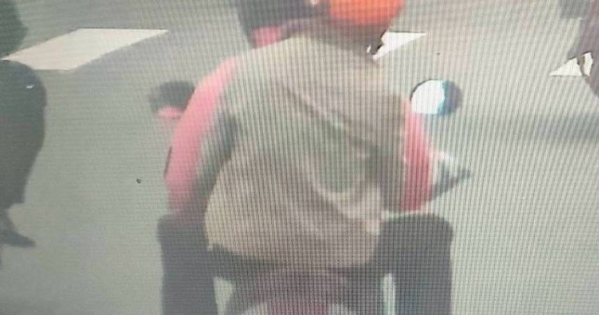 高雄一名婦人失蹤多日，曾載著張姓男友人外出後便無下落；警方在張男住處偵測到血跡，懷疑遭分屍聲請羈押。（圖／高雄市政府警察局提供）