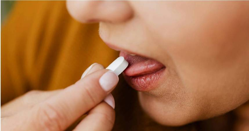 許多人在服藥時忽略了食物的影響。（示意圖／翻攝自pexels）