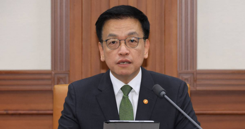 南韓副總理兼財政部長崔相穆宣布請辭。（圖／達志）