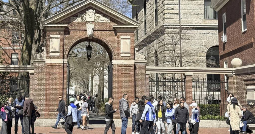 川普政府暫停學生簽證申請。（示意圖／美聯社／達志）