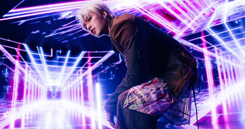 薛恩推出新歌〈LEVEL UP〉，MV結合最新的AI技術拍攝，耗資破百萬。（圖／華納音樂提供）