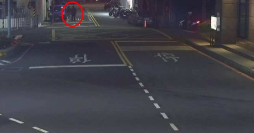 林男酒後持美工刀砍傷同事，遭警方逮捕。（圖／翻攝畫面）