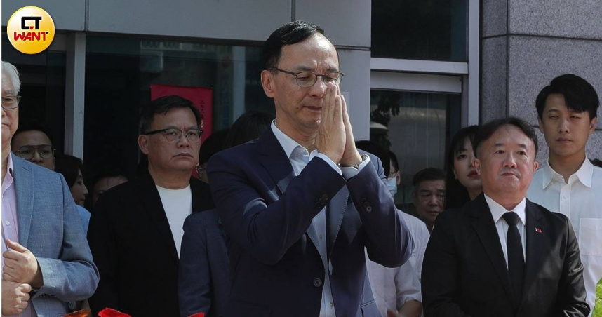 孫文學校總校長張亞中質疑國民黨主席選舉不公平，直指黨主席朱立倫『連一場選舉都辦不好』。（圖／周志龍攝）