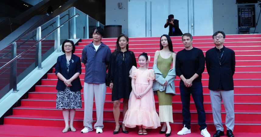 《左撇子女孩》主創團隊出席釜山影展首映會。（圖／光年映畫提供）