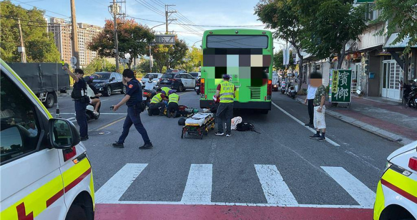 陳姓老翁7日走在斑馬線上，竟遭統聯客運車輛撞上，最終傷重身亡。（圖／翻攝畫面）