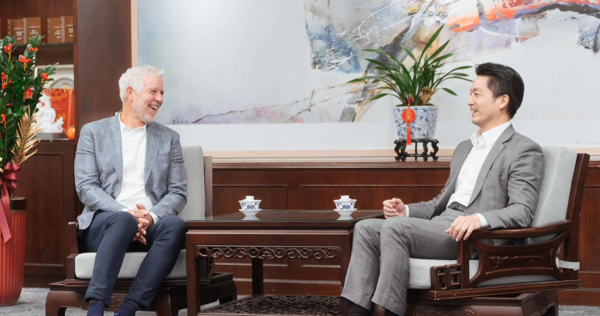 台北市長蔣萬安日前向輝達副總裁Scott Ekman表達，市府團隊將全面加速與輝達專案設定地上權簽約進度，期盼能在農曆年前再次相聚，共同見證歷史性的時刻。（圖／取自蔣萬安臉書）