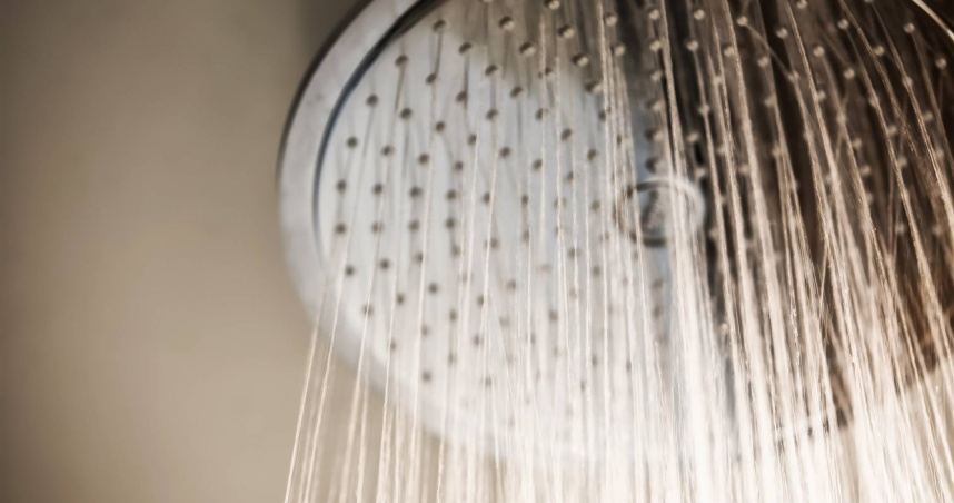 高雄市鼓山區8日發生一氧化碳中毒事件，一家4口送醫治療，初步研判疑因封閉陽台裝設室外型熱水器，導致通風不良所致。（圖／示意圖，photoAC）