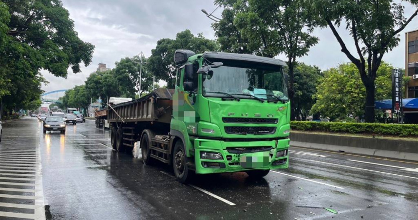 台北士林砂石車猛撞5車釀3傷！ 運將神情恍惚...警一驗竟是毒駕