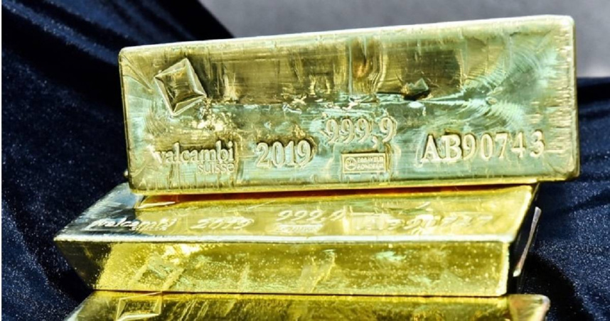 川普關稅引發市場對高通膨和廣泛貿易戰的擔憂，使黃金觸及歷史高位。（圖／報系資料照）