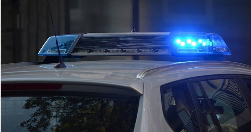 苗栗三灣山區被人倒廢棄物，警方在廢磚塊、馬桶堆找到天然氣帳單，循線逮人。（示意圖／Pexels）