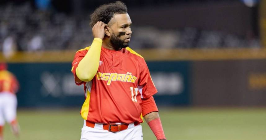 西班牙隊三壘手安卡納西昂單局發生2次失誤，送中華隊2分。（圖／翻攝畫面）