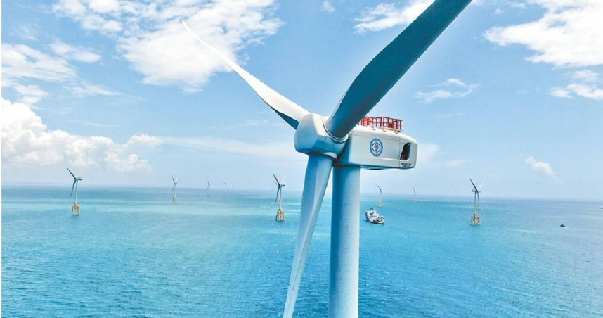 截至今年3月止，我國再生能源發電占比僅14.6％，環團、學者呼籲加速提升光電、地熱及離岸風電裝置容量。（台電提供）