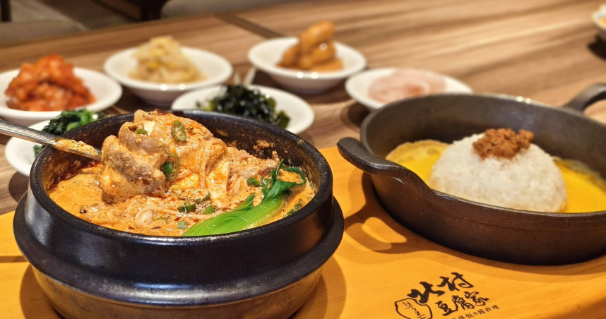 「麻辣奶油嫩豆腐煲」因融入奶香使辣度相對減低，不致過於嗆辣。（358元，圖／魏妤靜攝）