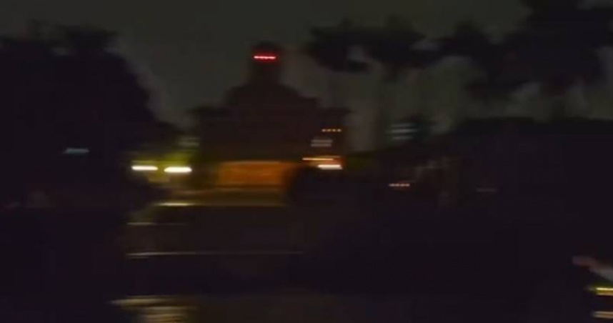 彰化八卦山大佛的即時影像竟出現宛如「施法」般的奇特畫面。（圖／翻攝Threads）