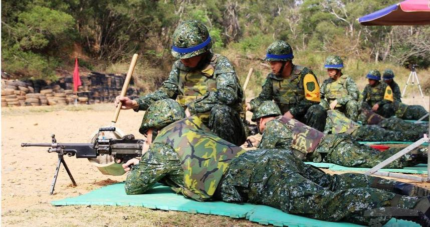 有職業軍人在Dcard上分享自己的購屋經歷。（示意圖／翻攝自國防部發言人臉書）