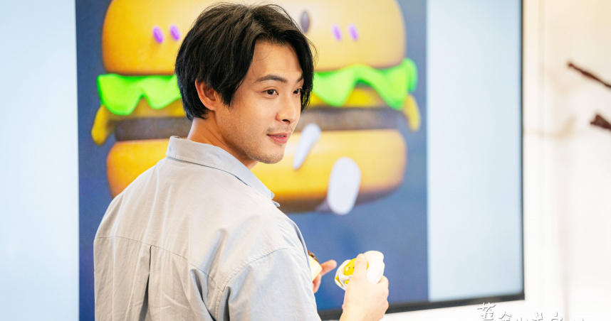 連晨翔在《舊金山美容院》遭到背叛。（圖／TVBS提供）