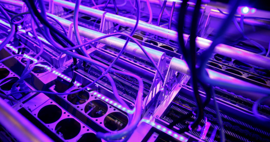 ICE重兵突襲德州比特幣礦場。（示意圖／達志／路透社）