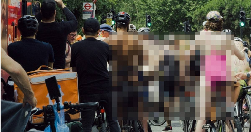 「世界裸騎活動」（World Naked Bike Ride）日前在倫敦街頭隆重登場。（圖／達志／美聯社）
