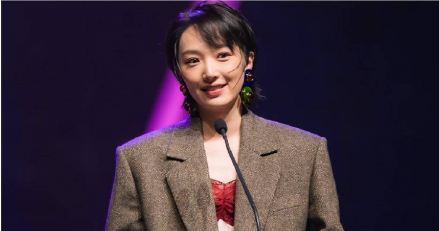蔡思韵出席馬來西亞國際電影節驚喜慶生　朝聖李滄東簽名DVD送老公劉俊謙